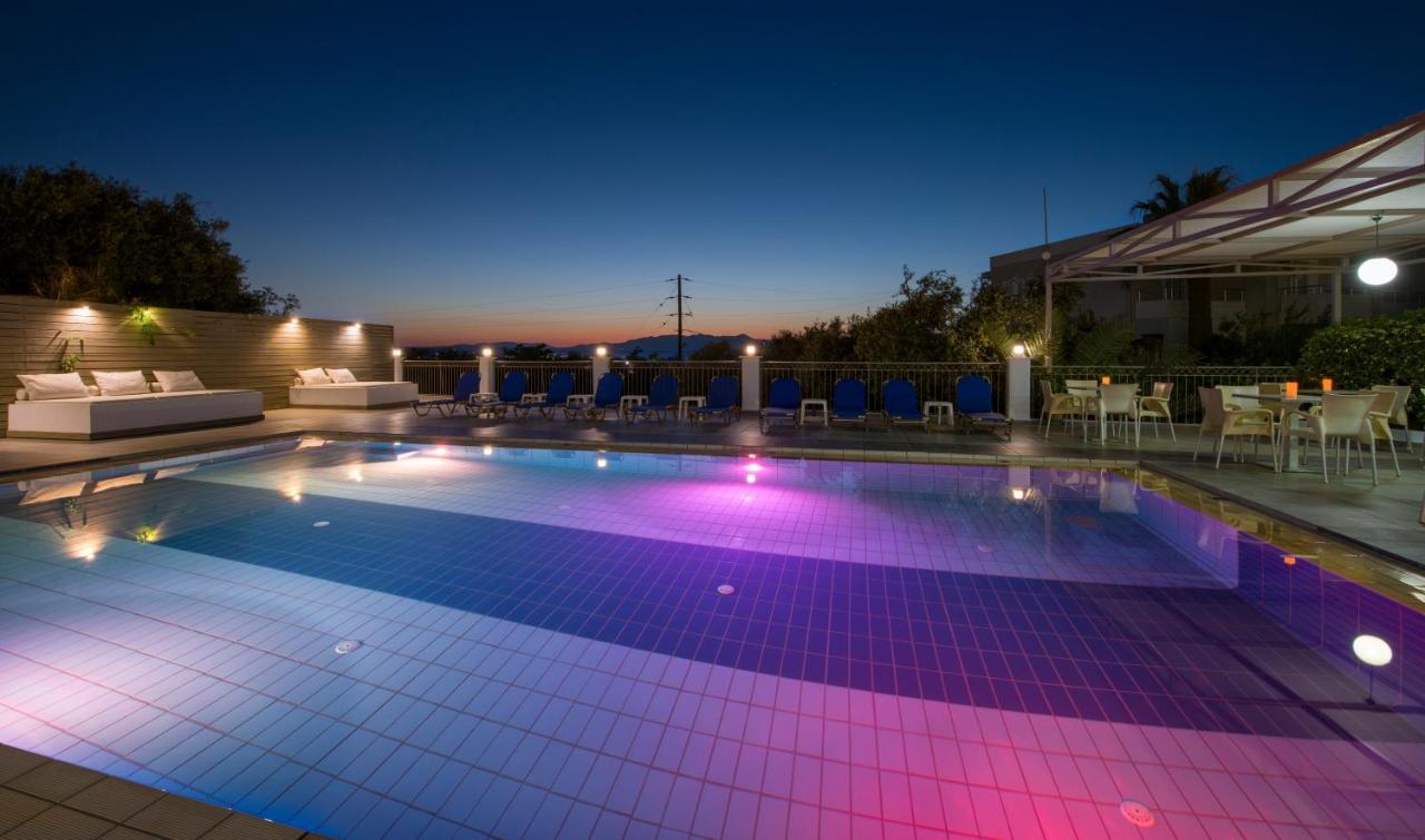 Varouxakis Hotel Platanés Екстериор снимка