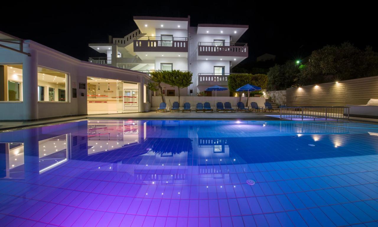 Varouxakis Hotel Platanés Екстериор снимка