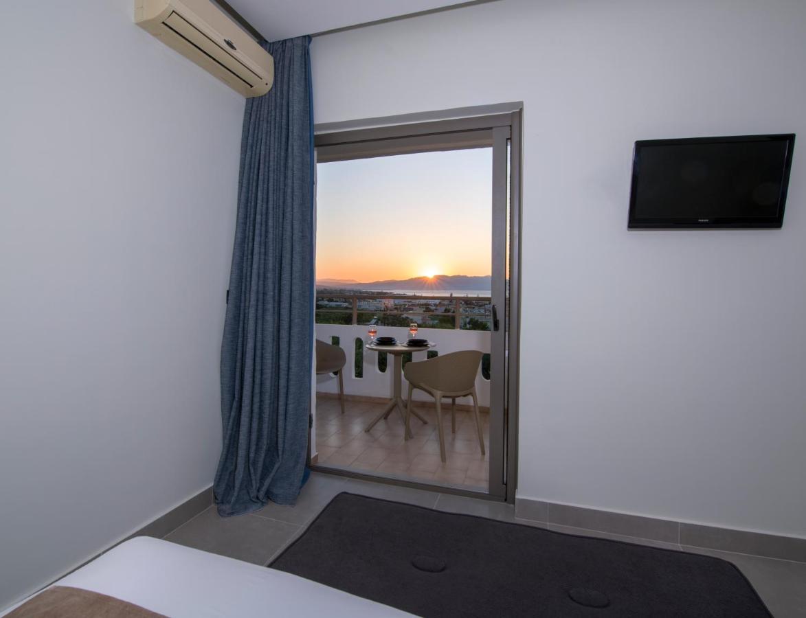 Varouxakis Hotel Platanés Екстериор снимка