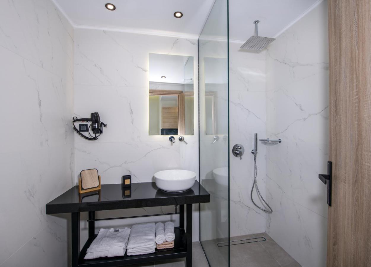 Varouxakis Hotel Platanés Екстериор снимка