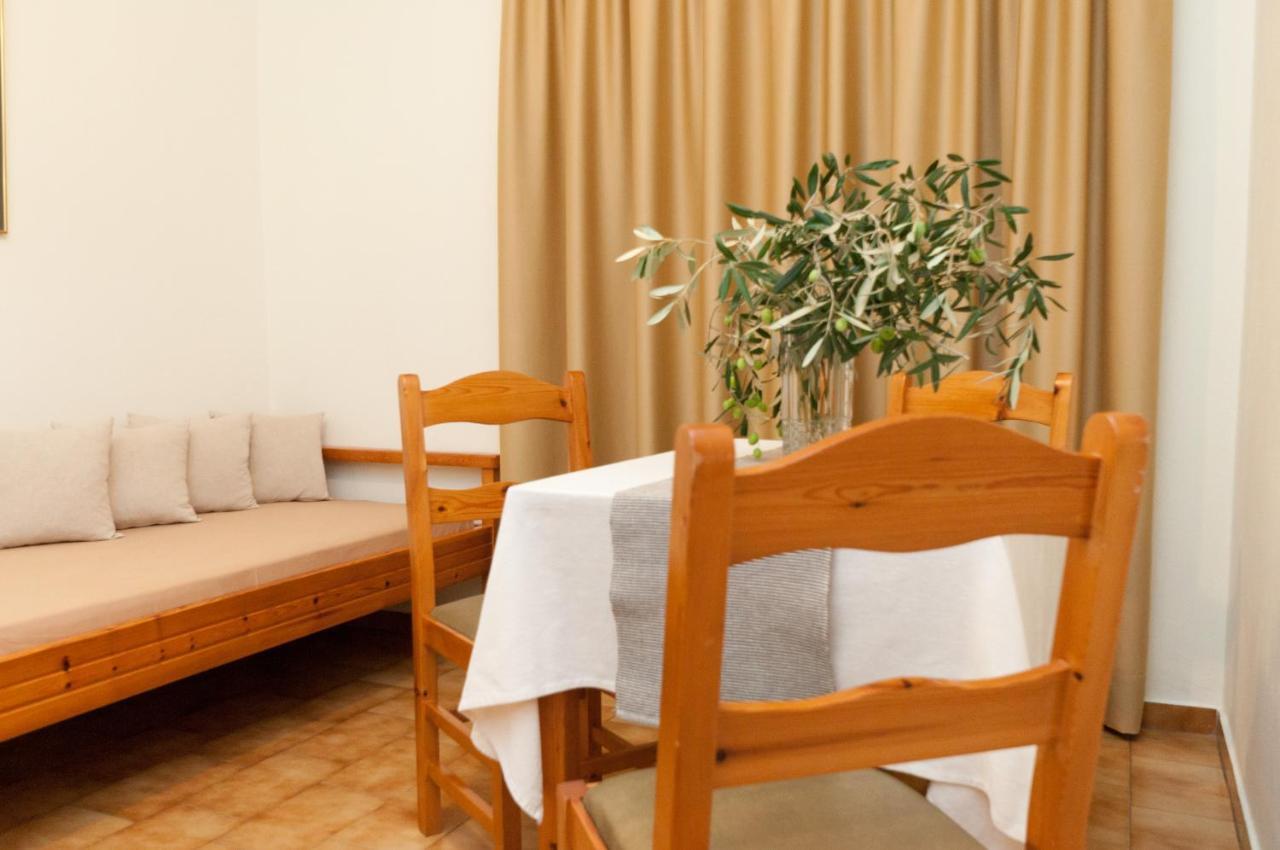 Varouxakis Hotel Platanés Екстериор снимка