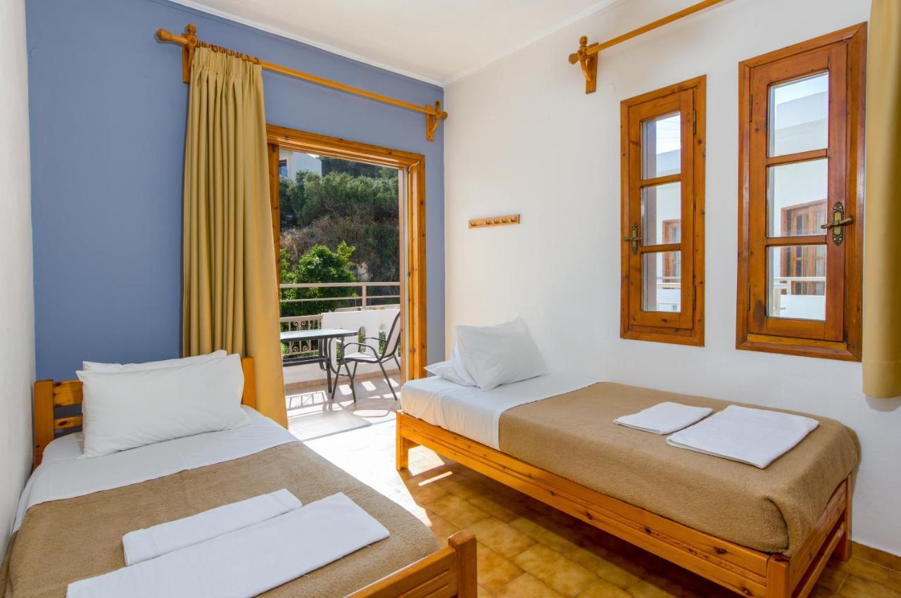 Varouxakis Hotel Platanés Екстериор снимка