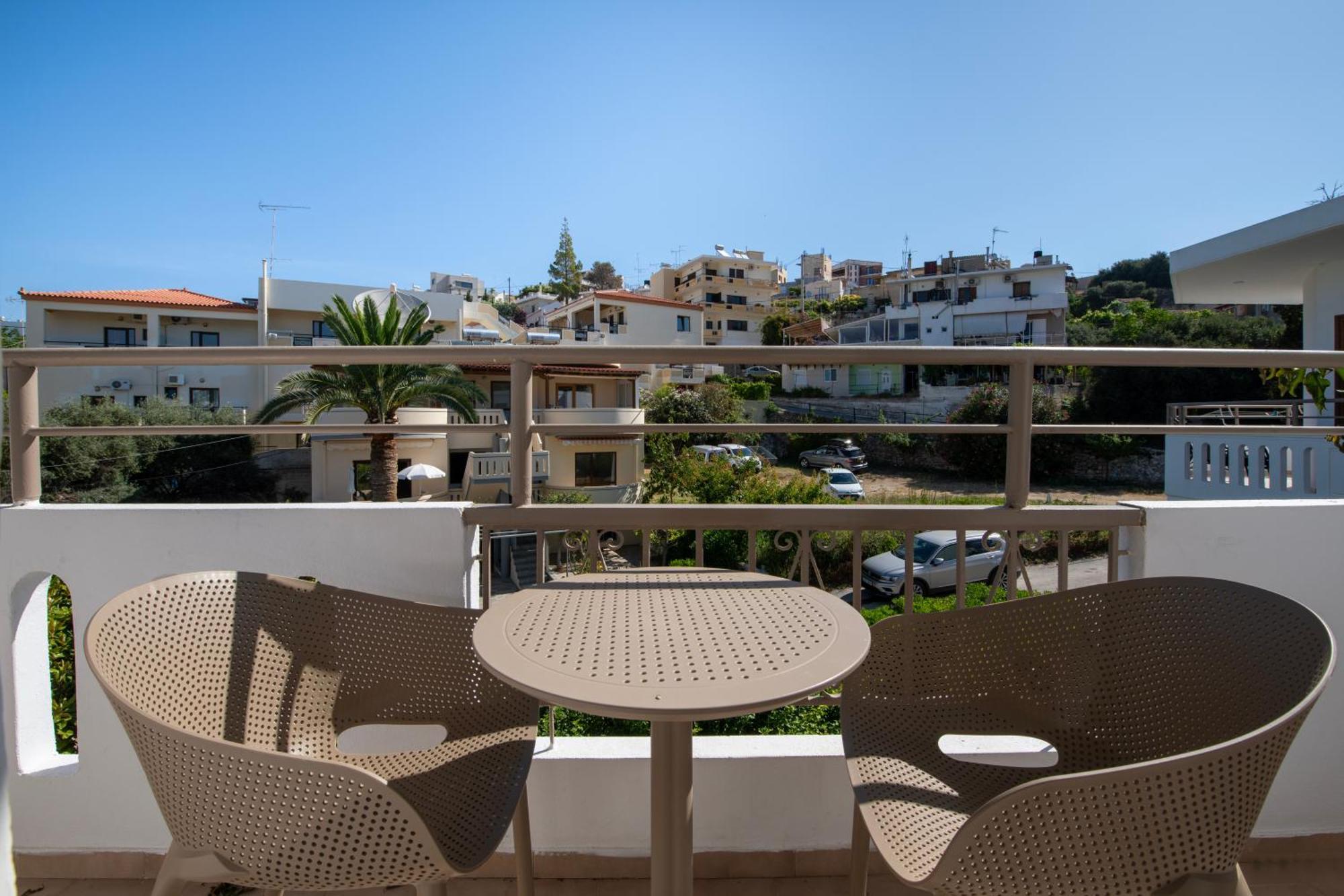 Varouxakis Hotel Platanés Екстериор снимка